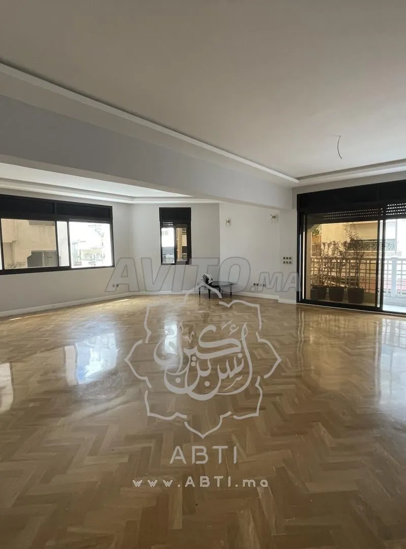 Appartement 206m² au 1er étg. à Racine
