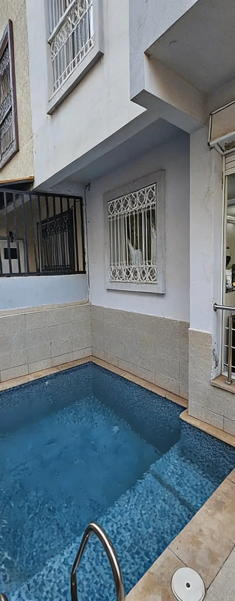 Villa avec piscine à Vendre Riad Omrane, Meknès