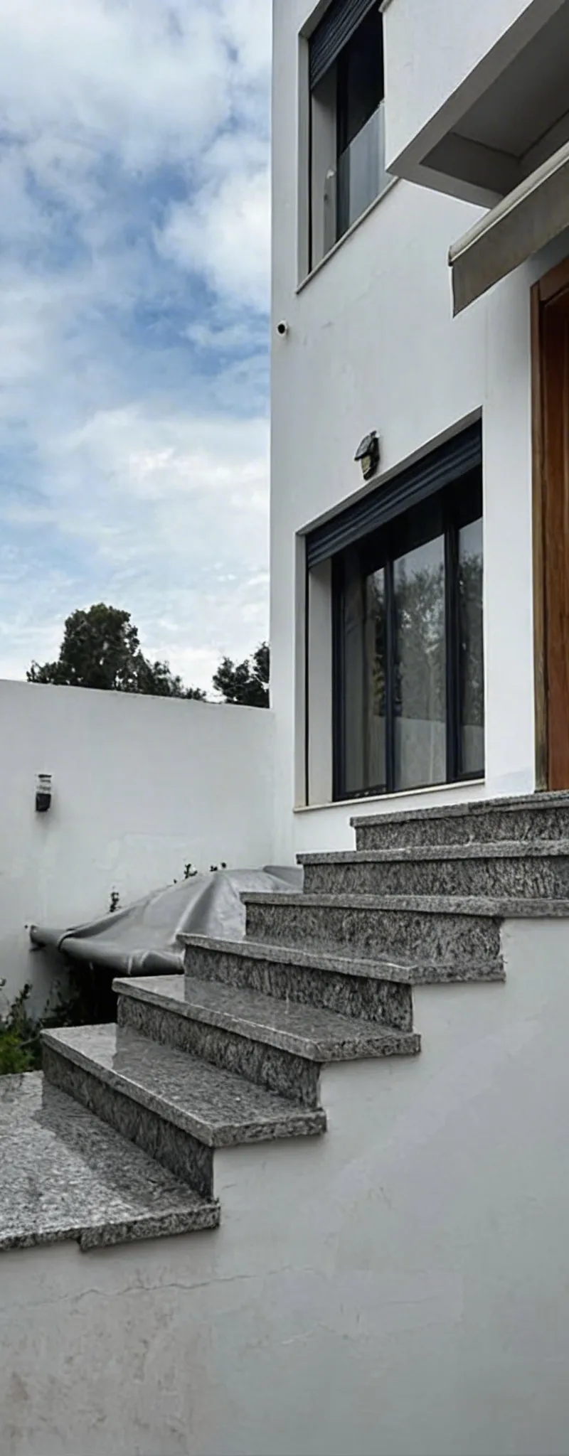 Vente d’une villa bandée MODERNE de 220m² -SAKNIA