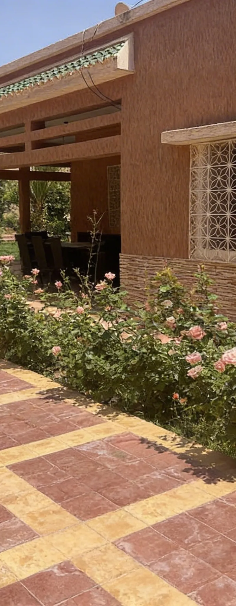 VILLA PLAIN PIED avec beau jardin