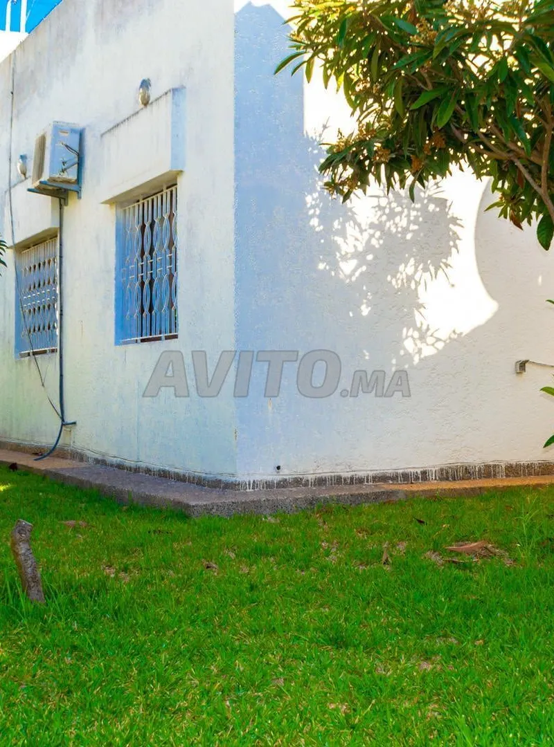 VILLA D’UNE SUPERFICIE DE 603 M2 À BIR RAMI EST