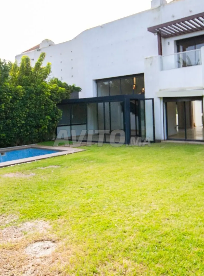 Villa de prestige avec piscine et grand jardin –