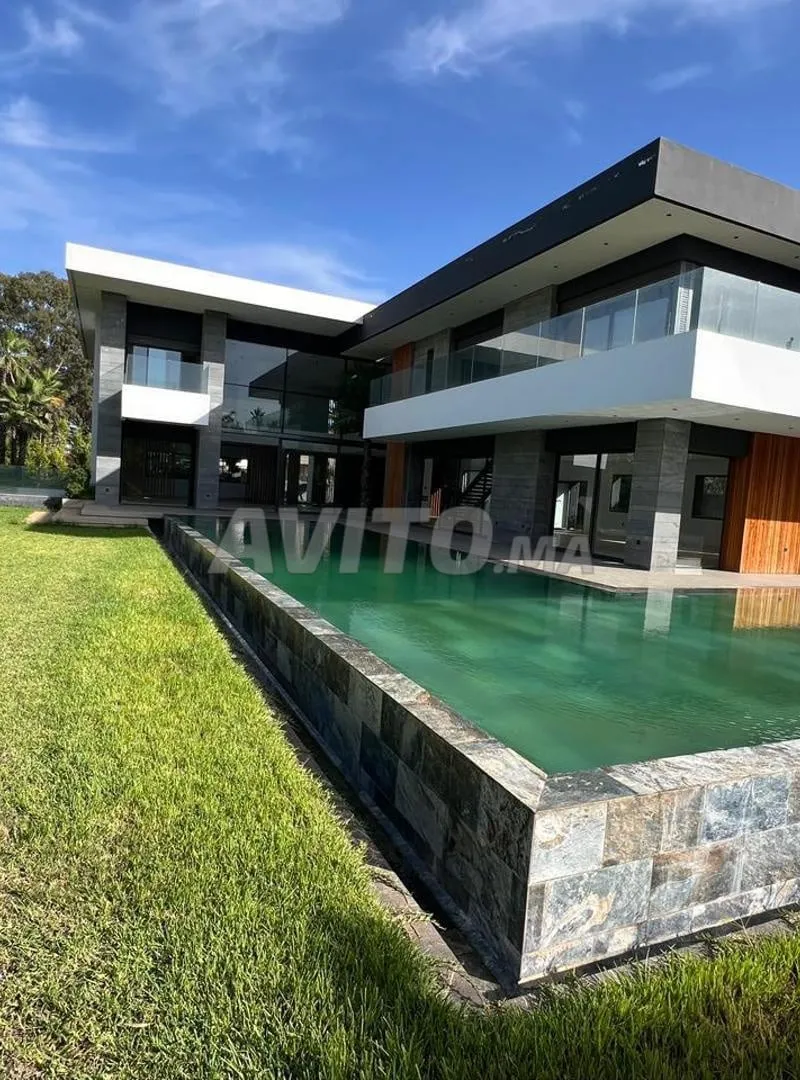 Villa neuf 2000 M² a quartie souissi rabat