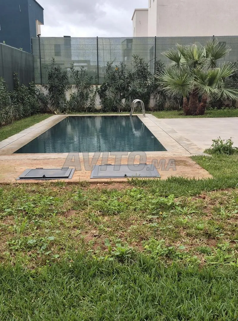 Villa neuve haut standing en résidence fermée