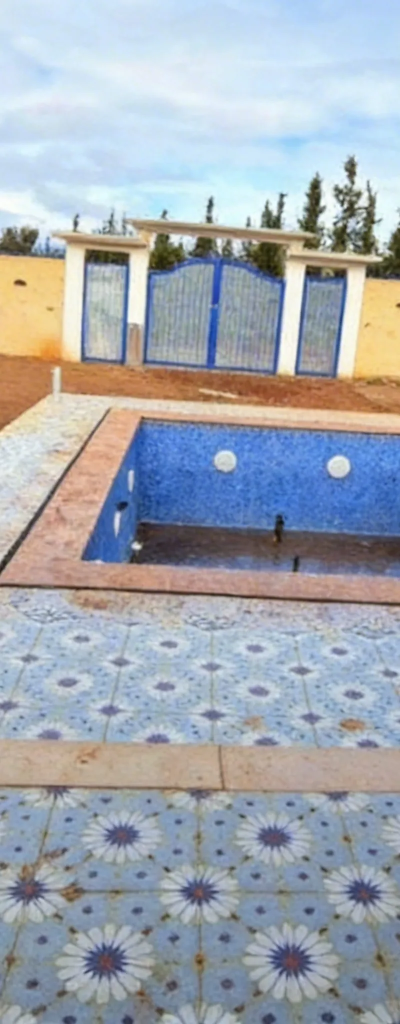 Villa moderne 365 m2 avec piscine à petit prix
