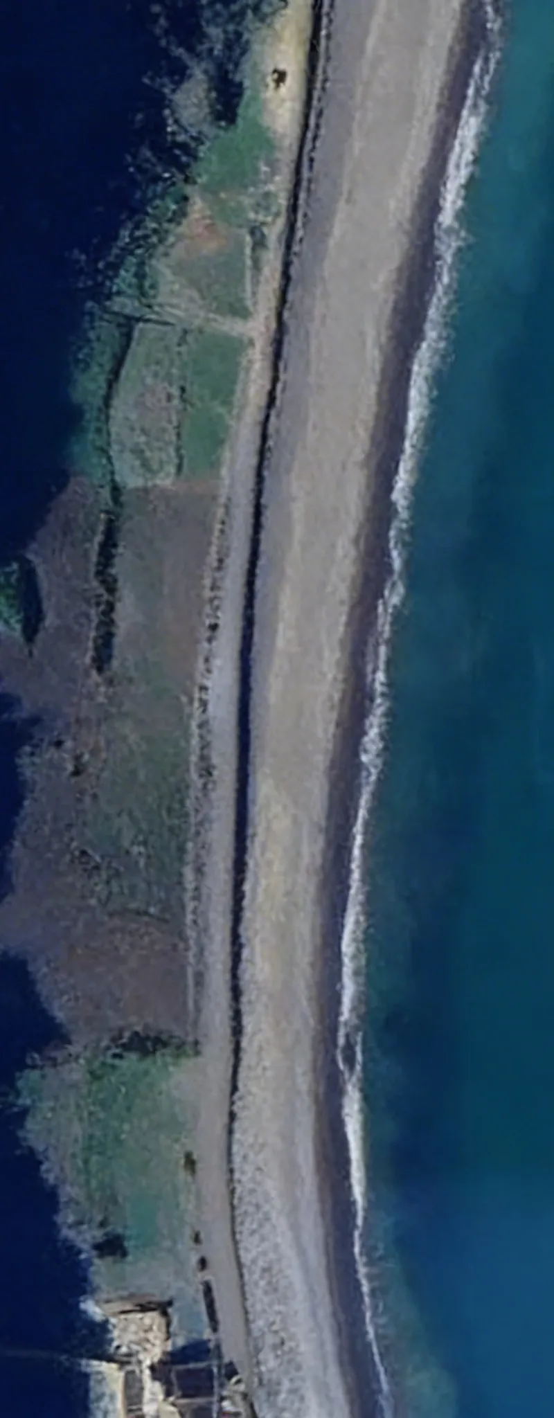 Terrain et villa à vendre avec vue sur la mer