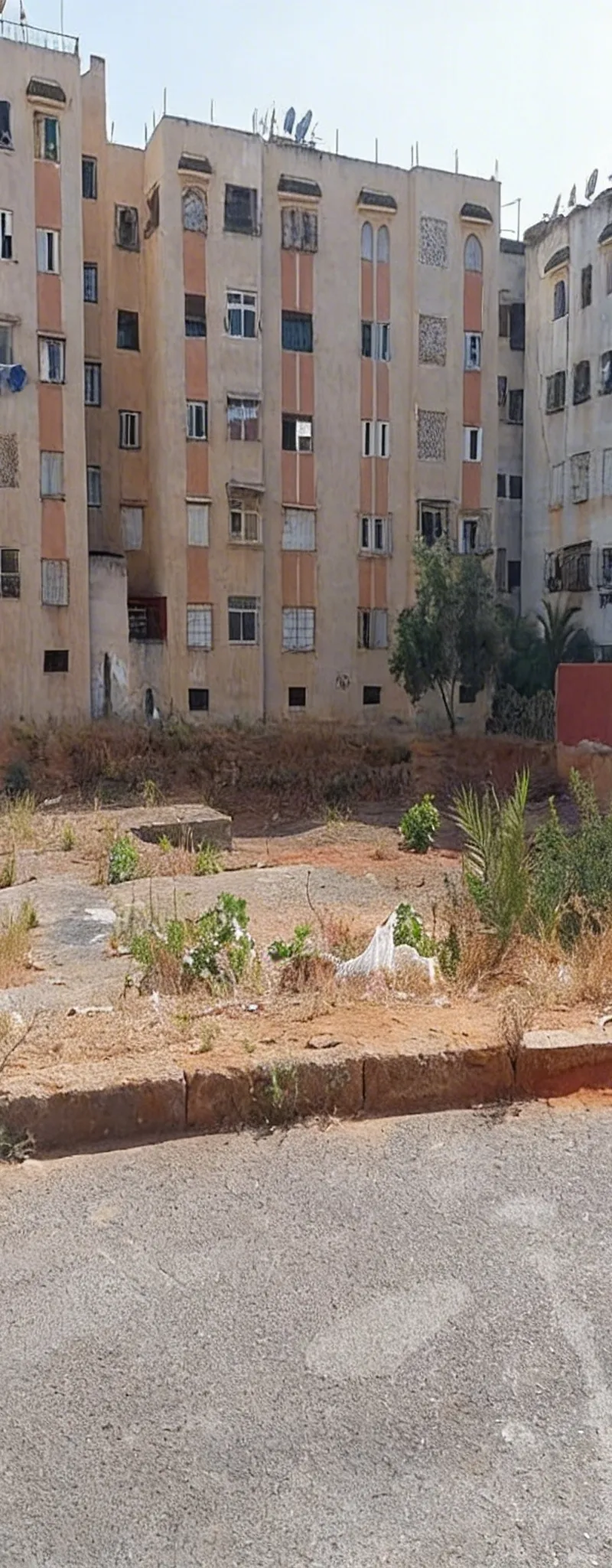 Lot R3 titre 1390m2 tabriquet salé