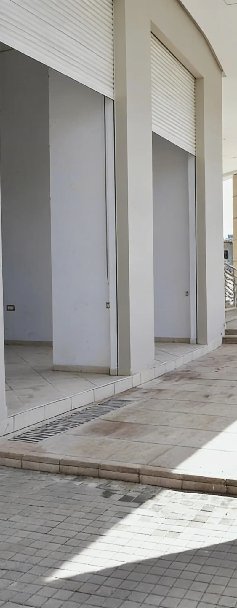 Commerce à vendre ou à la location à Salé / 207m²