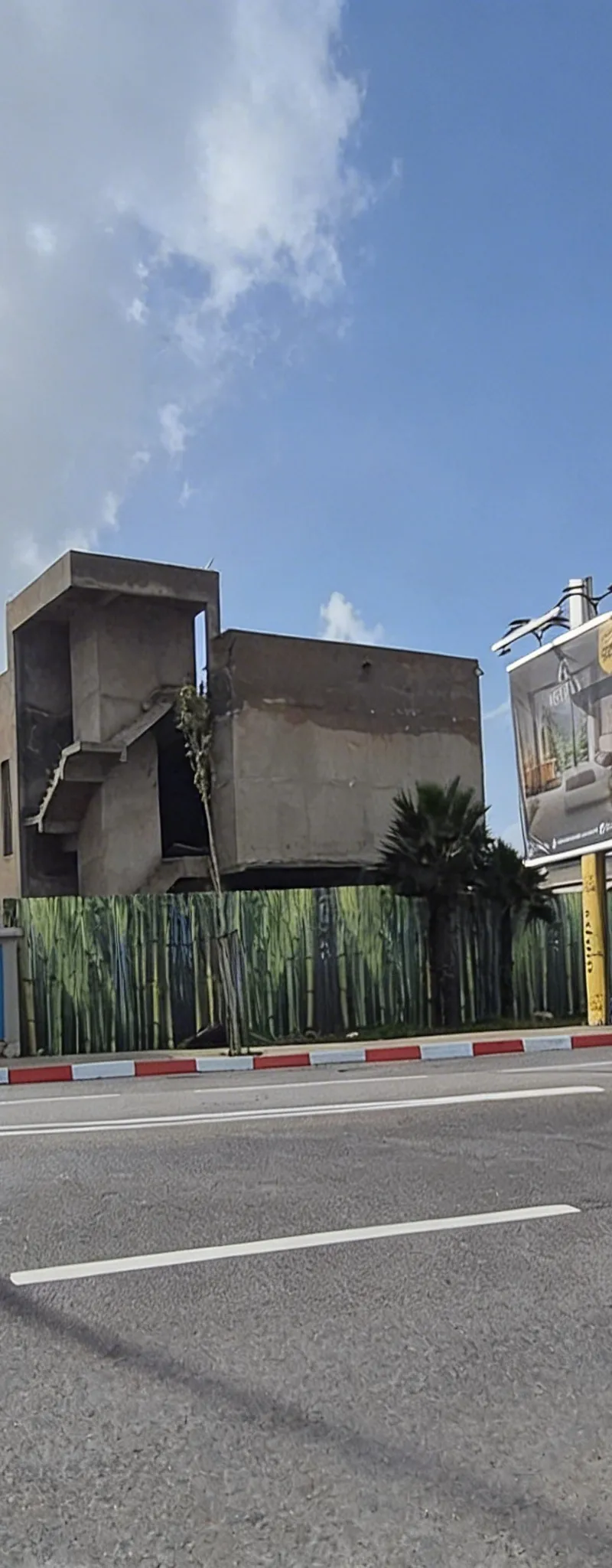 Bâtiment commercial 1er Macdo Darb