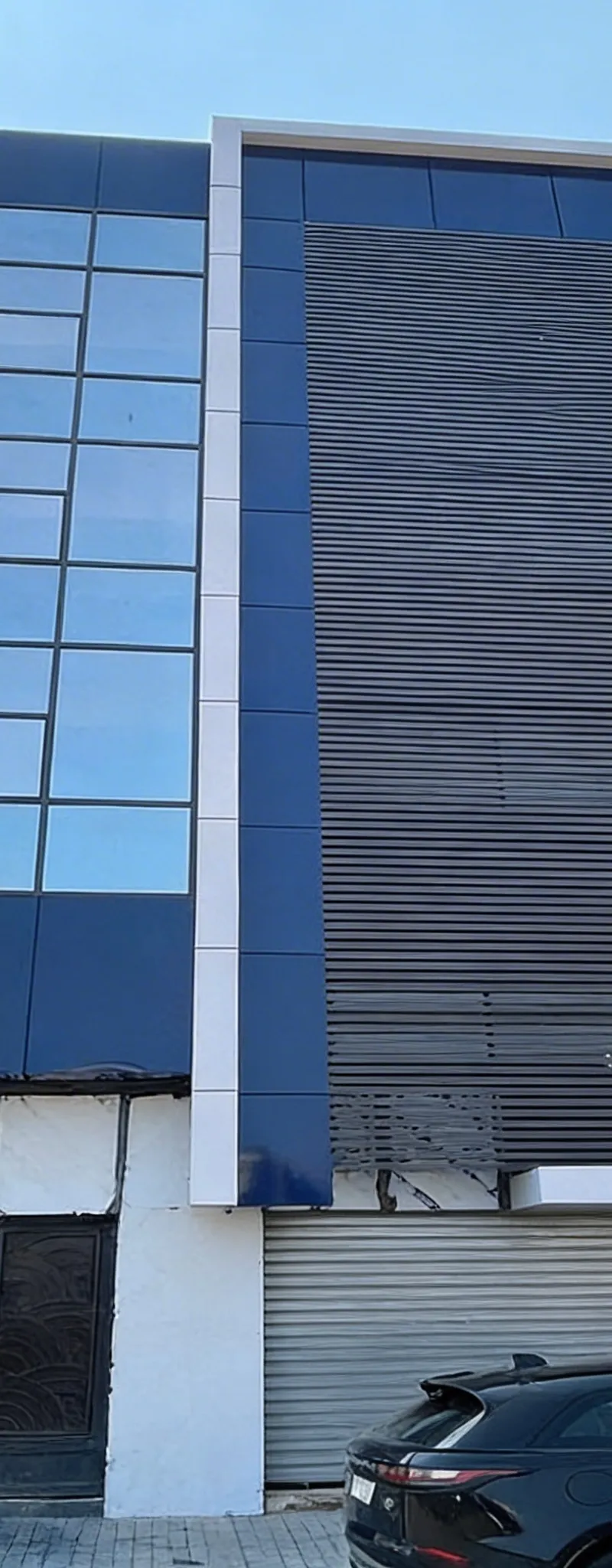 Immeuble commercial face zone industrielle M. Rchid