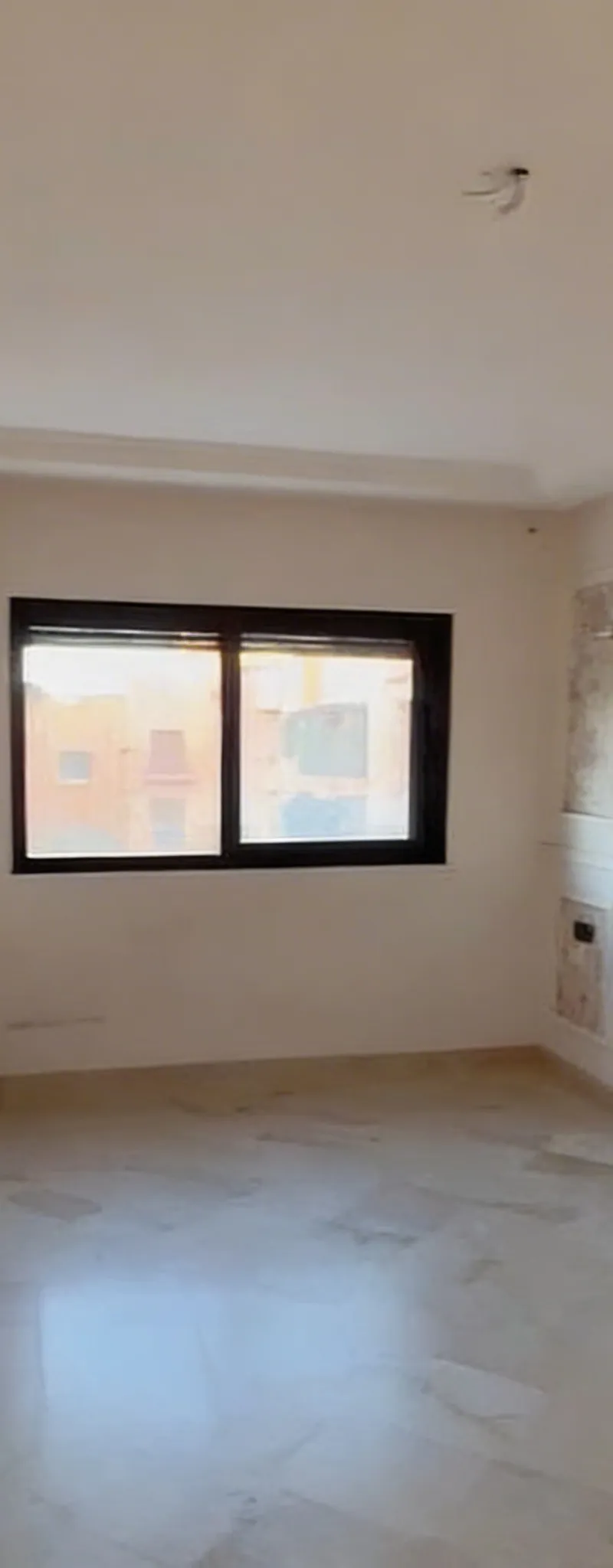 Appartement excellent à vendre à Hay Charaf sur la rue principale