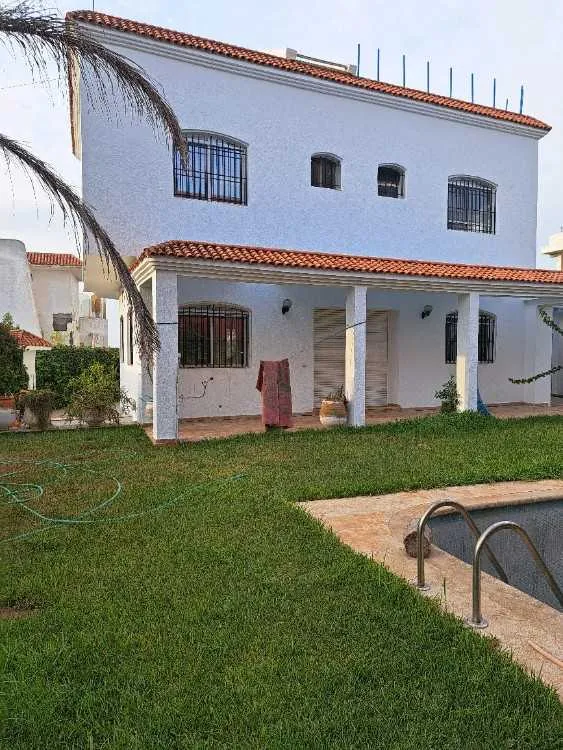 villa pieds dans l'eau
