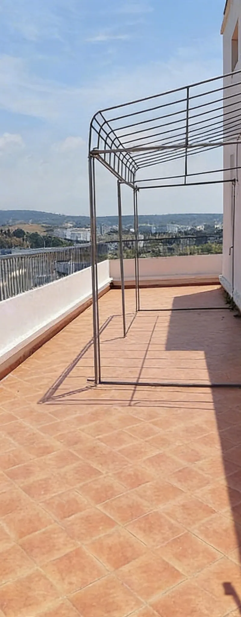 Appartement avec terrasse à 1 km de la plage