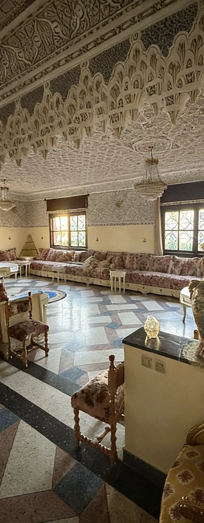 Villa 570 m² – 3 niveaux – Val Fleuri