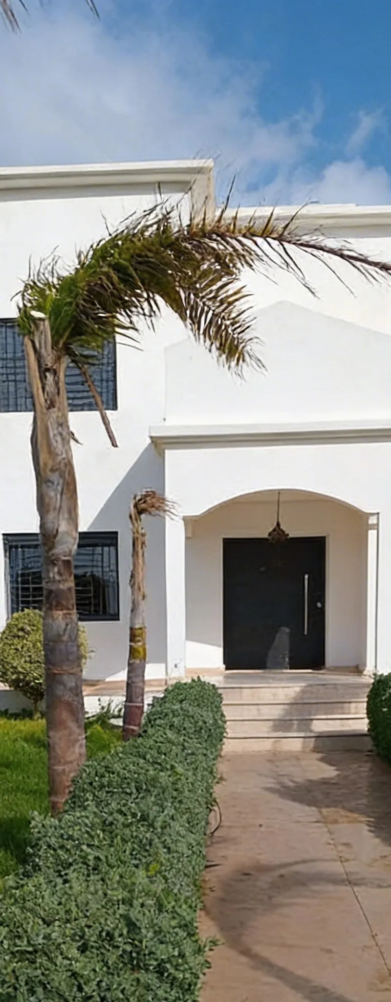 Villa 7000 m² de Luxe Spacieuse Solaire Piscine