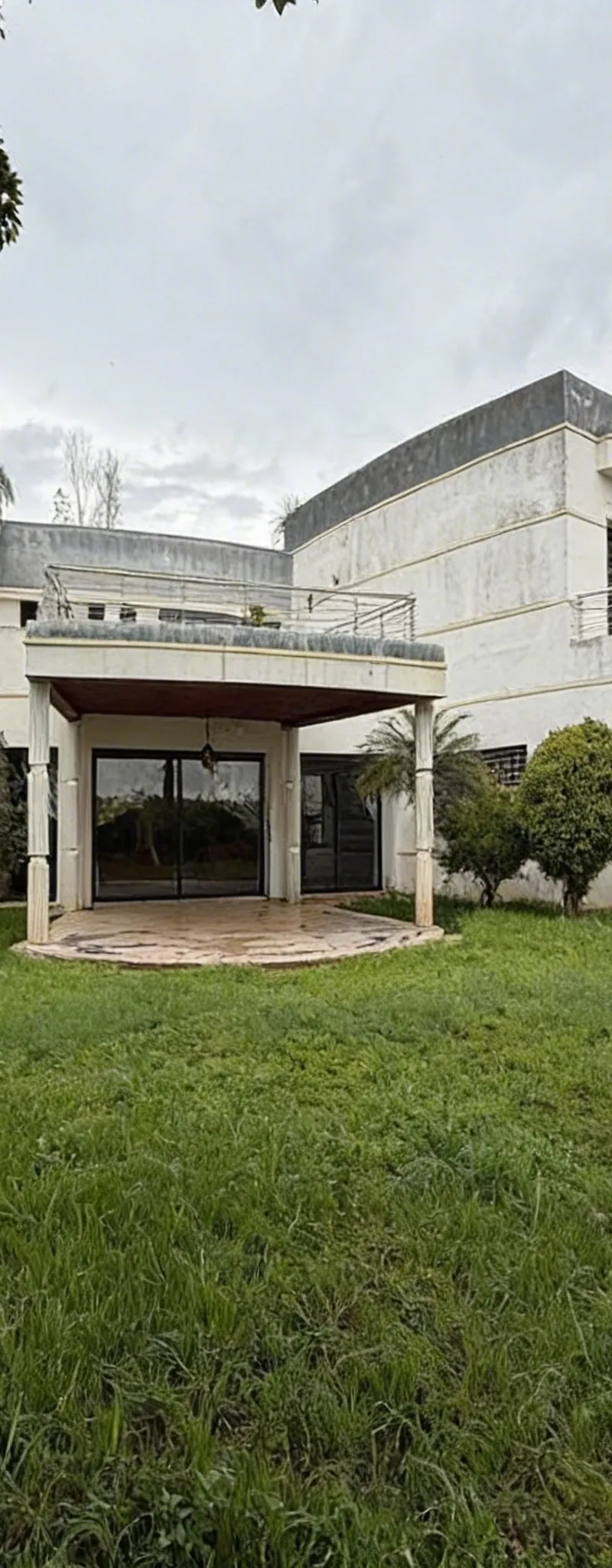 Villa haut standing 2860m² en vente à Souissi II