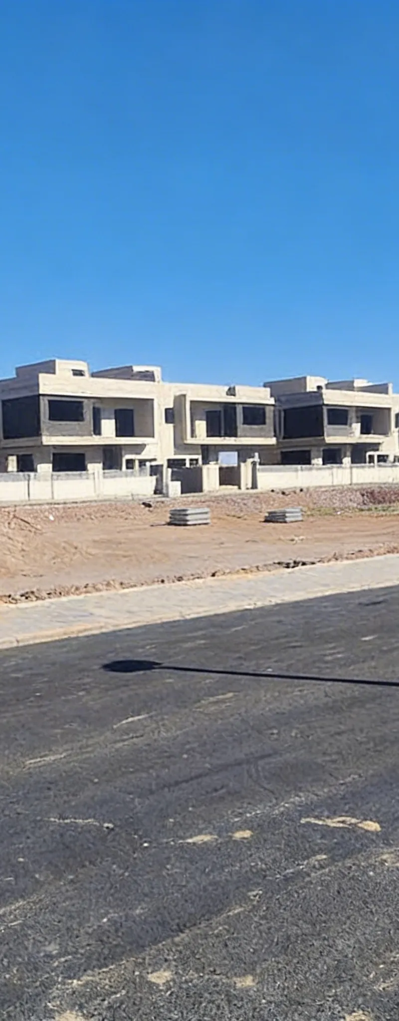 Terrain 3 façades zone villa