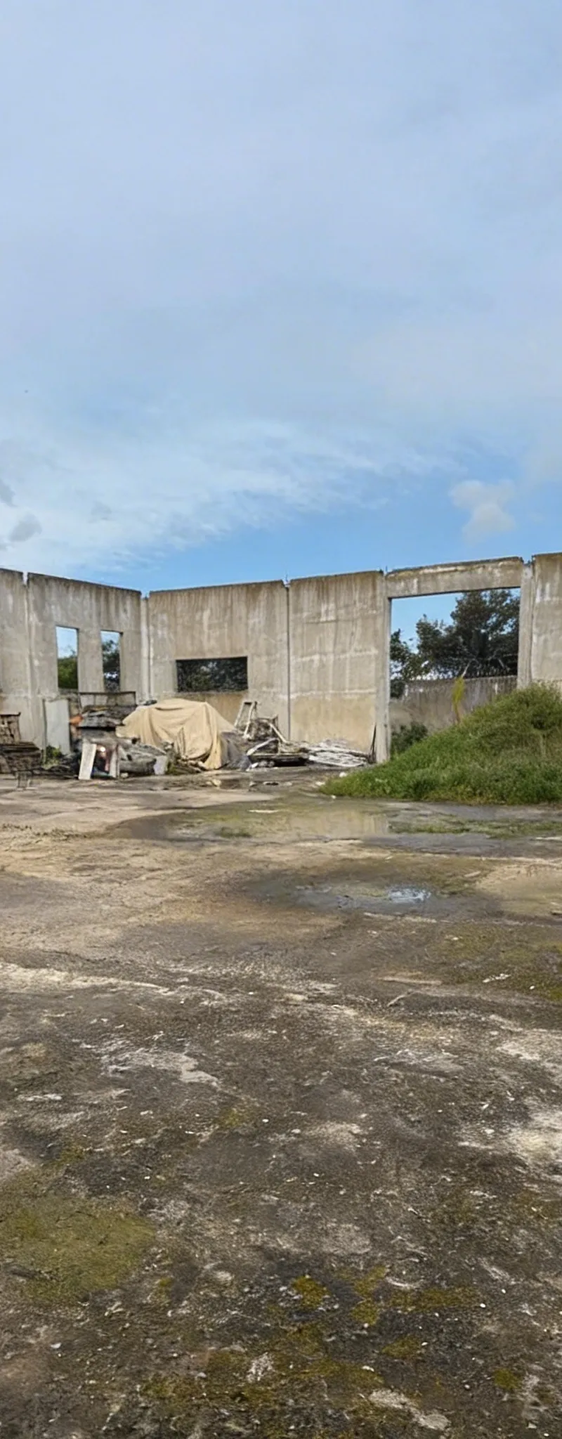 10 hectares zone villa et R+3 R+2