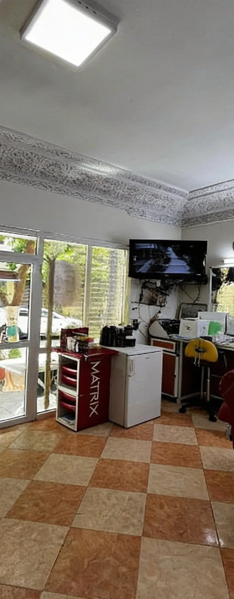 Salon de coiffure à vendre