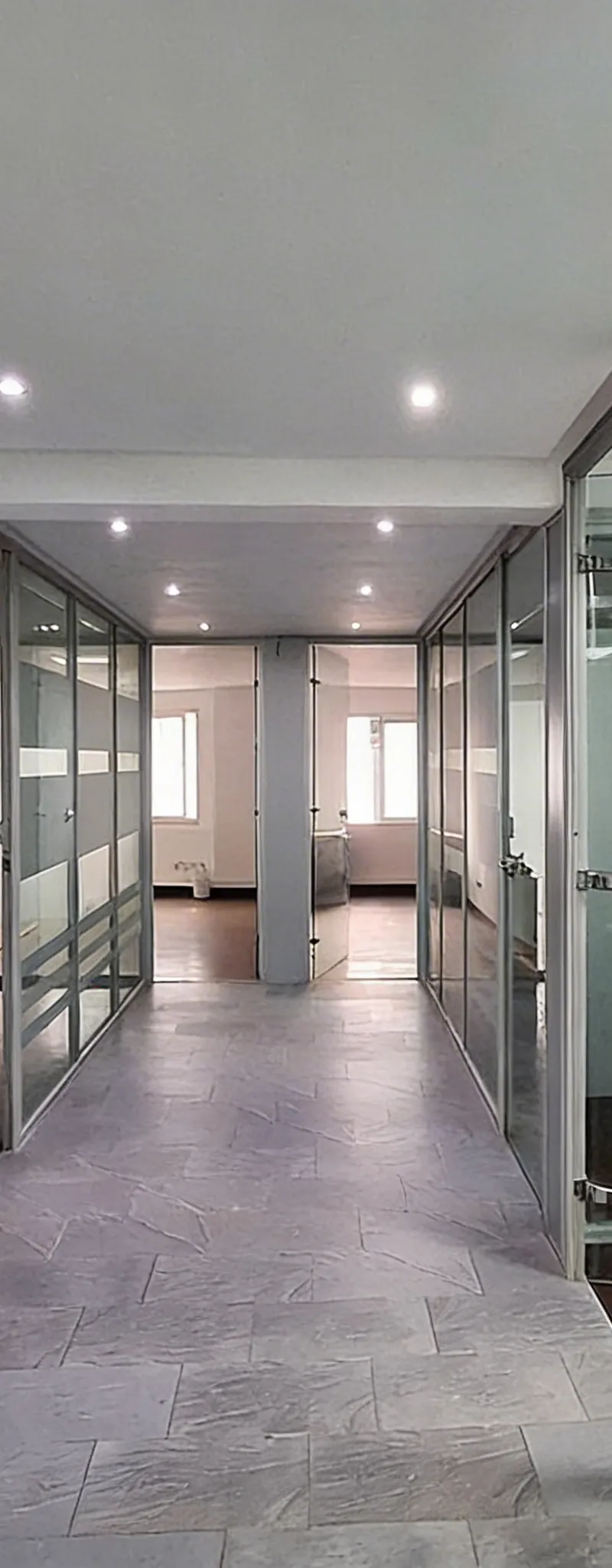 Bureaux de 419 m² 3 TF séparés proche Abdelmoumen