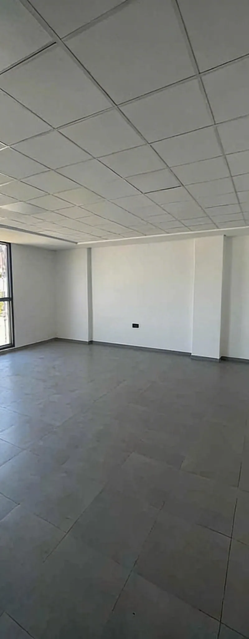 Plateaux de bureaux à vendre
