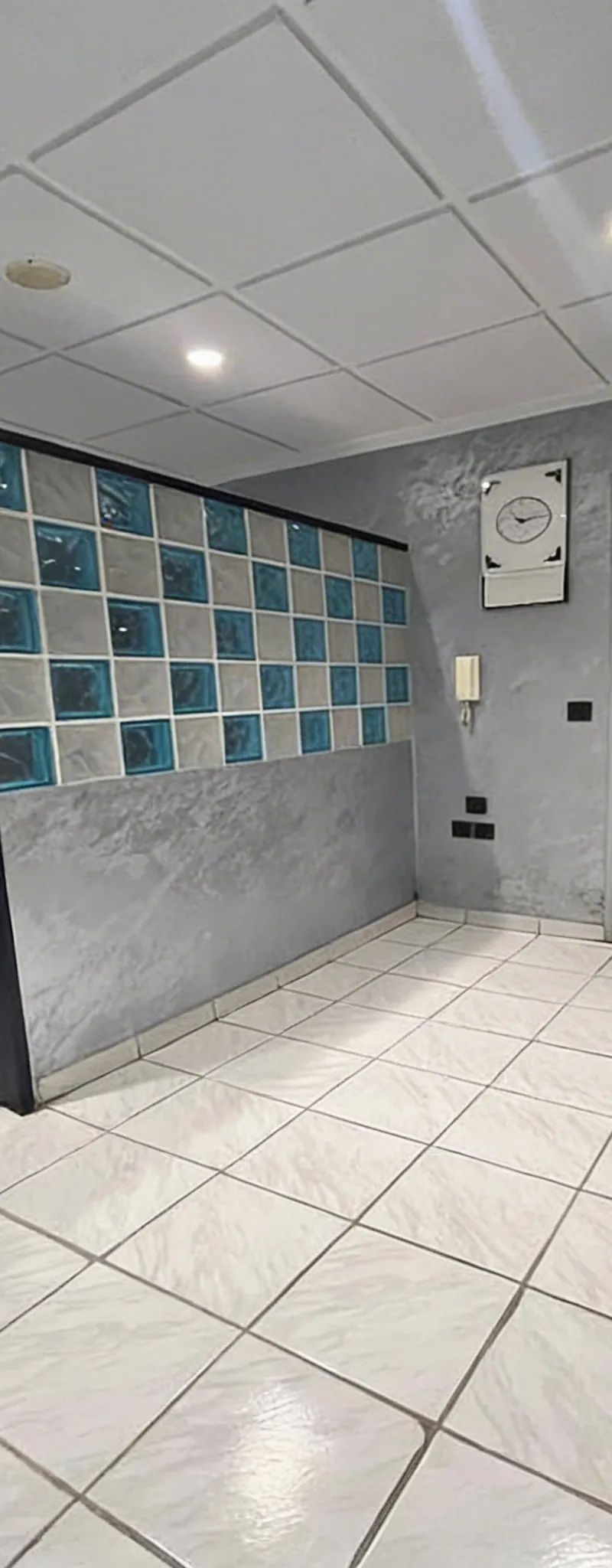 CABINET BUREAUX VISIBLE ET ACCESSIBLE