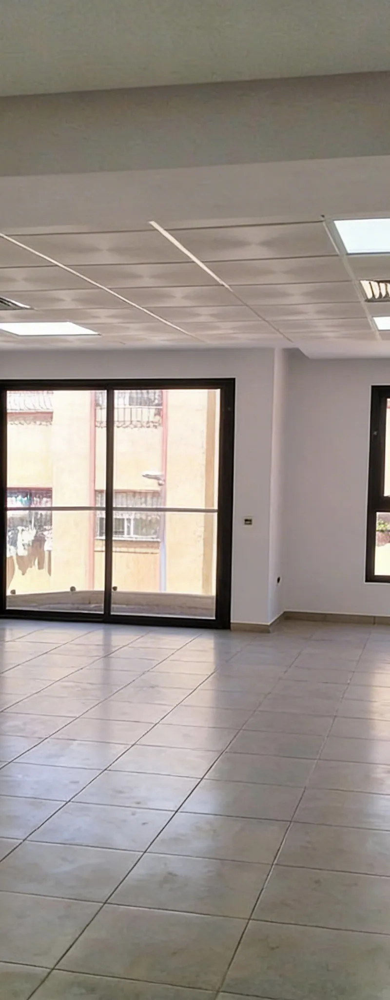 BUREAU NEUF SITUE A ERRAHMA