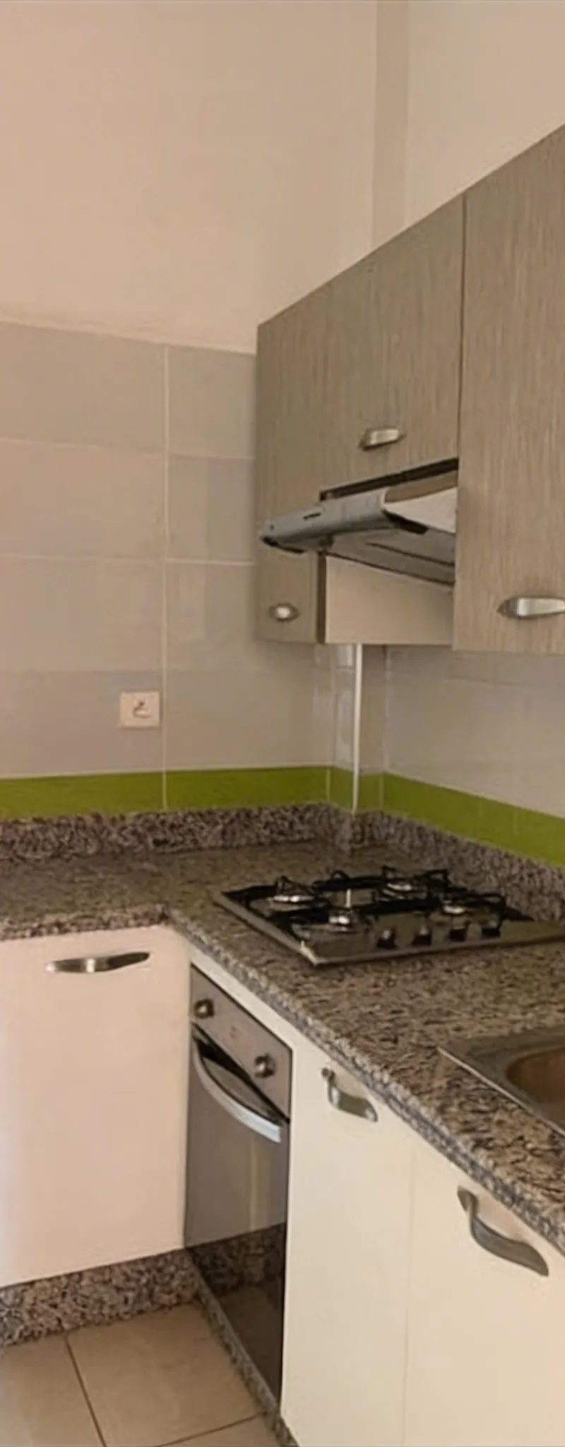 Joli appartement vide neuf à Ain Mezouar