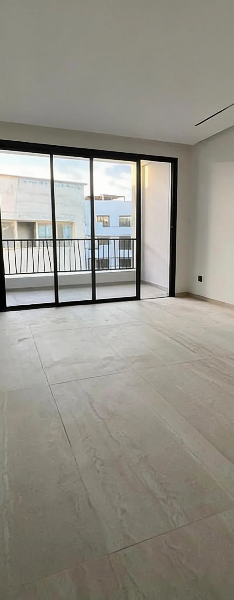 Studio Neuf Haut Standing Avec Salle de Gym