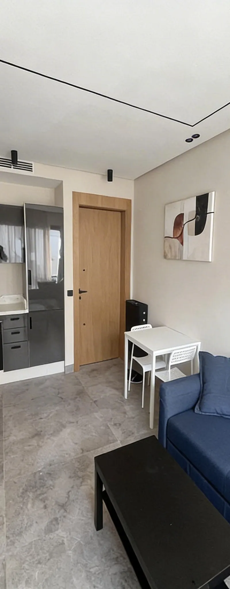 Studio meublé à louer près de CFC