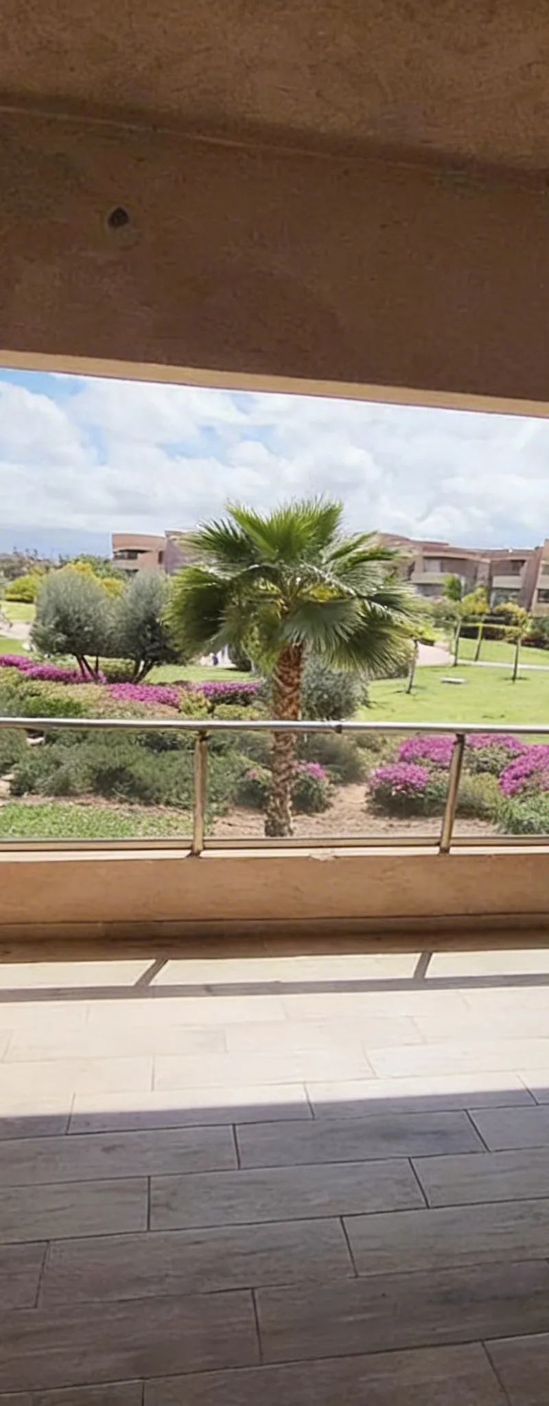 Appartement vide 3 chs rez de jardin