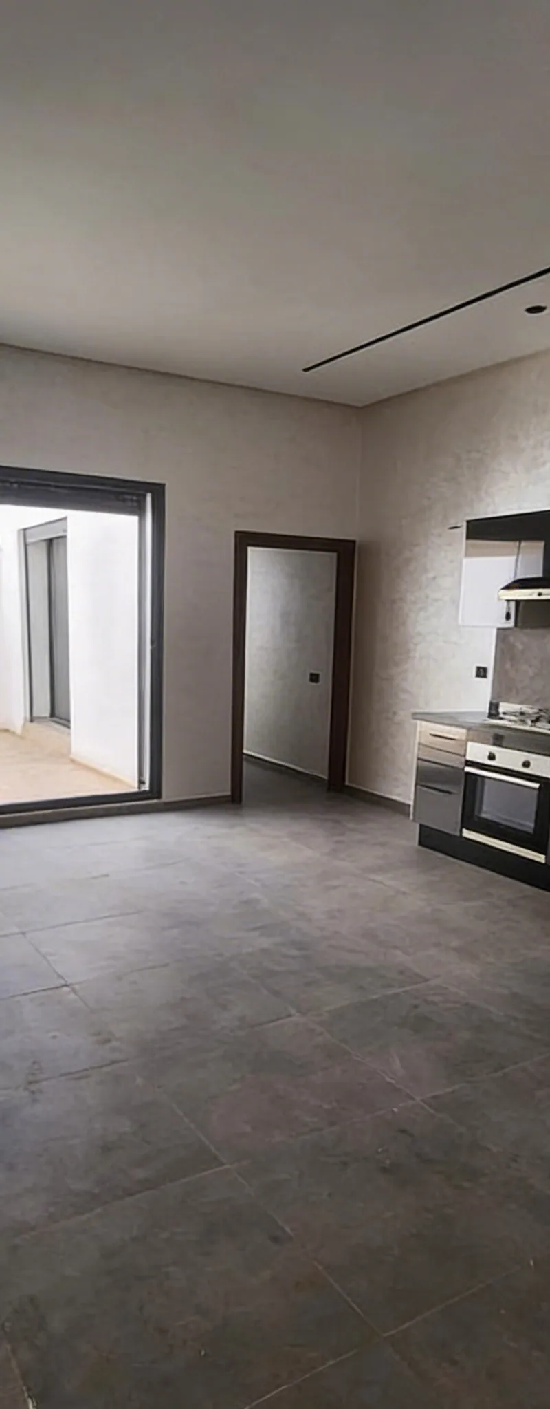 Studio NEUF luxueux vide à louer