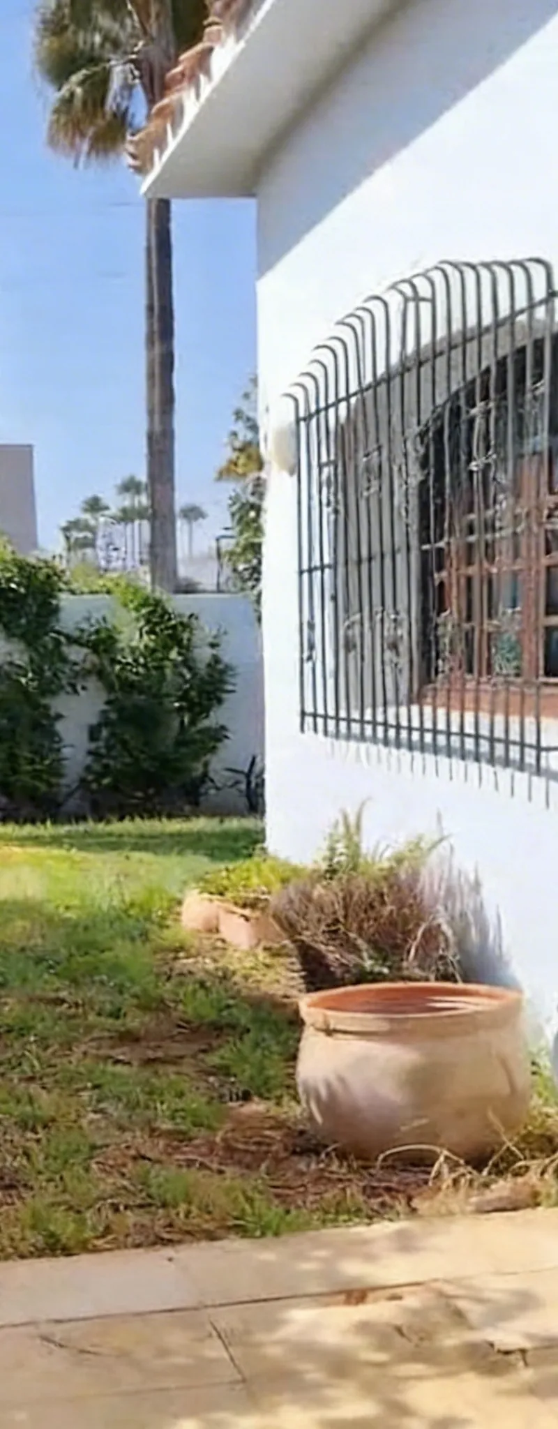 Villa semi meublée en location à Monica Plage