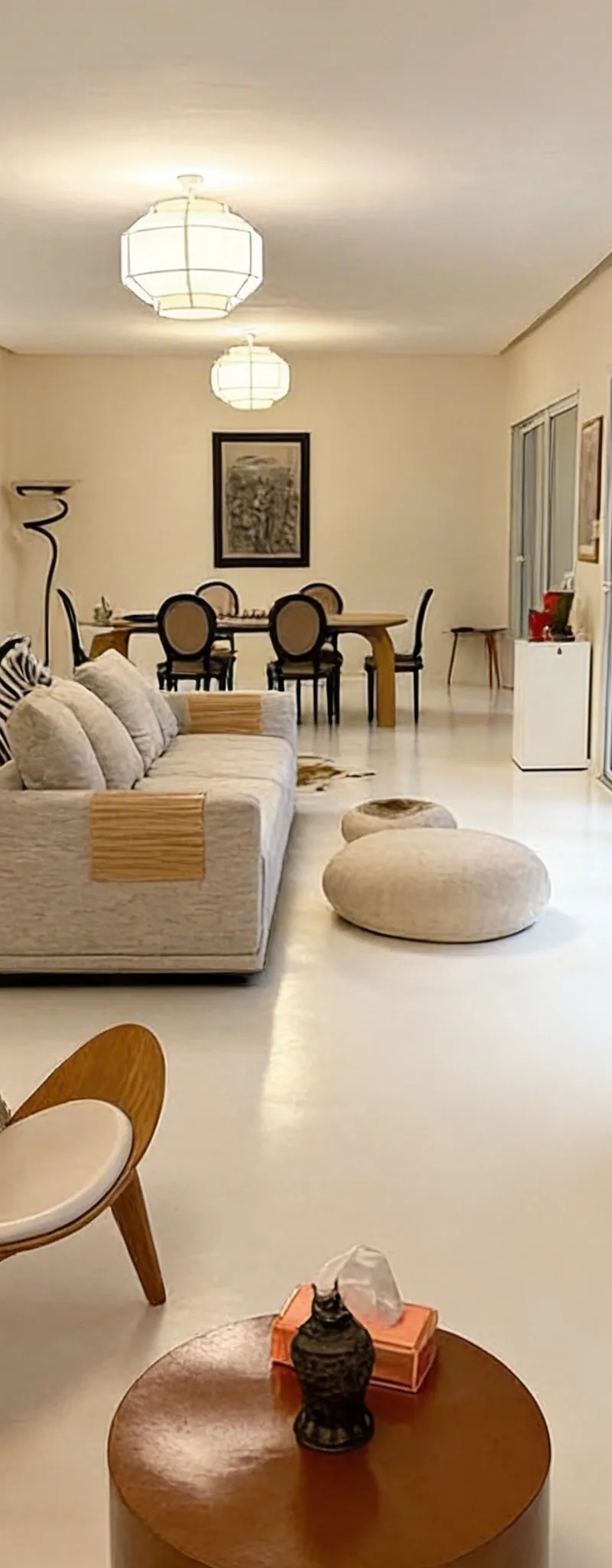 A louer Villa de 800 m² avec piscine et jardins