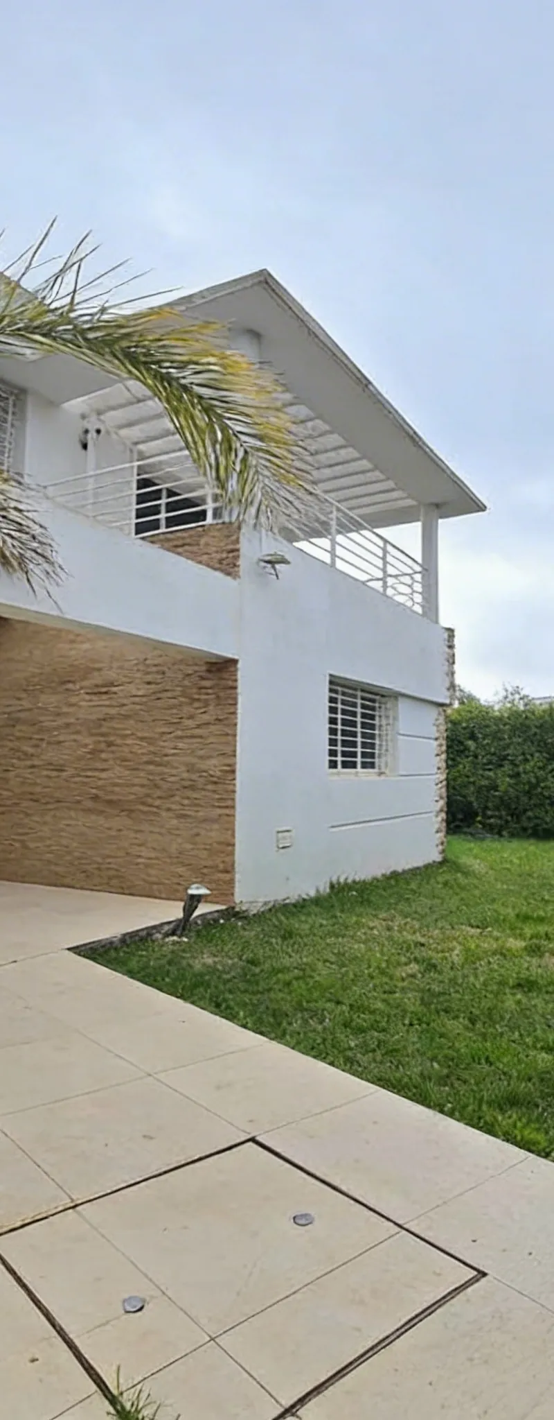 À LOUER – Villa 500 m² avec piscine – El Menzeh