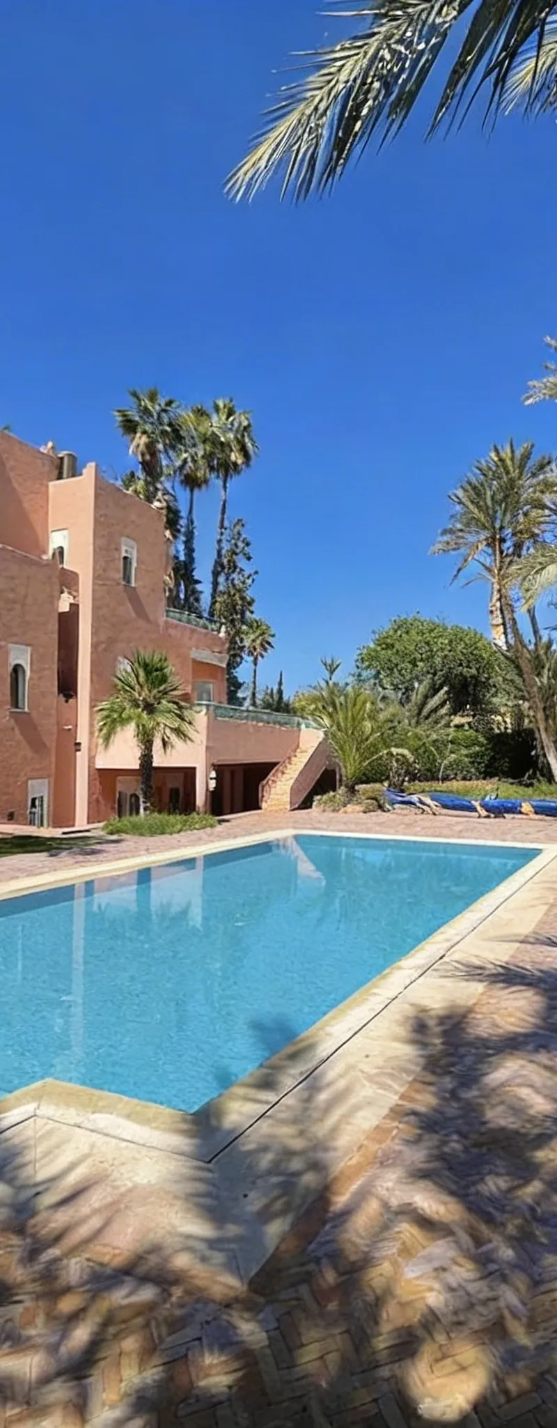 luxe villa 6 chambres piscine chauffée à la nuitée