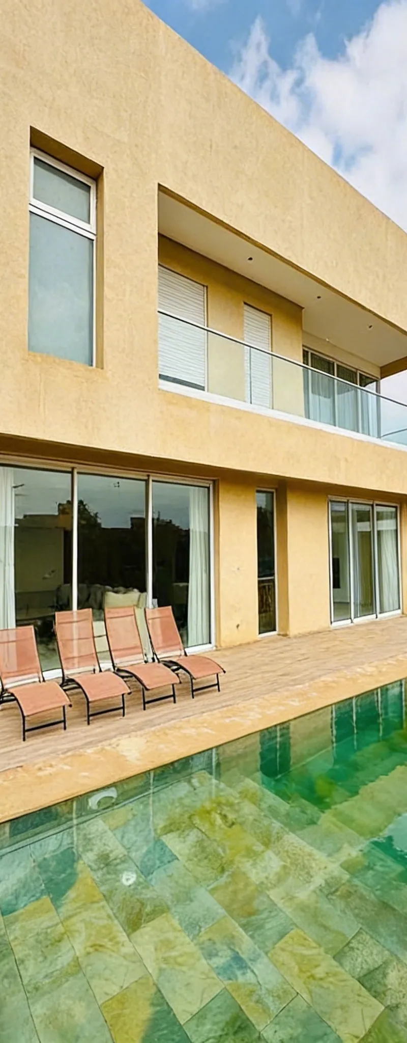 Spacieuse villa moderne avec piscine à Targa