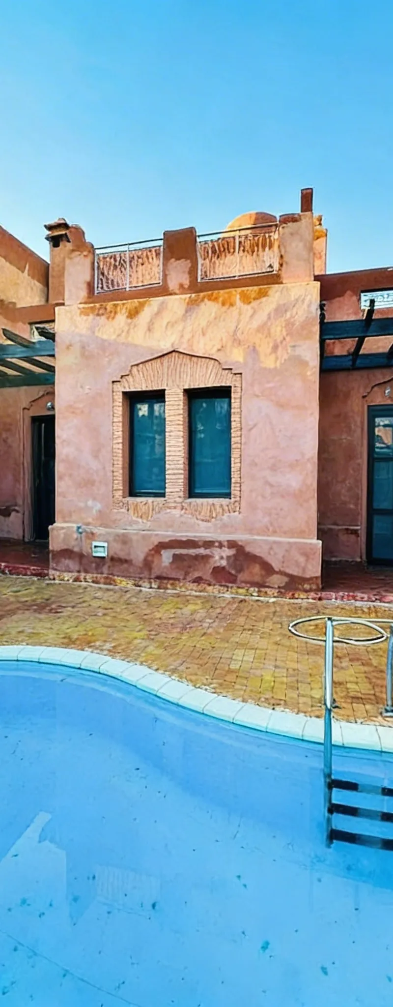 Jolie villa 300m² avec piscine privée – Route Casa