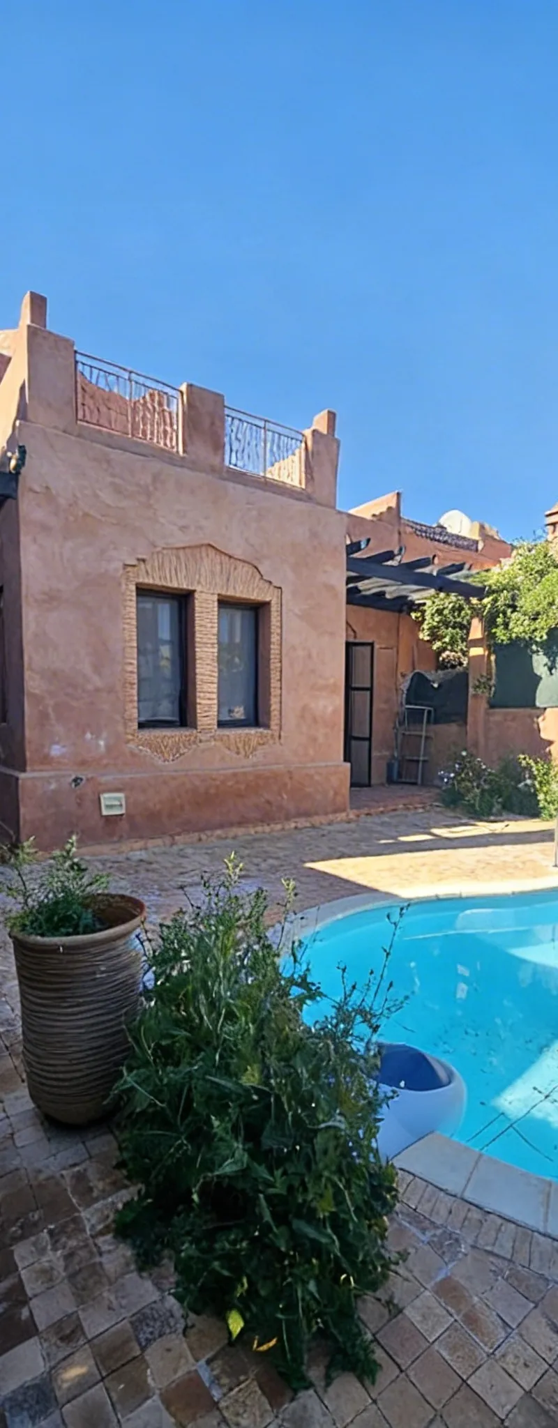 Villa de standing avec piscine privée route de Casablanca