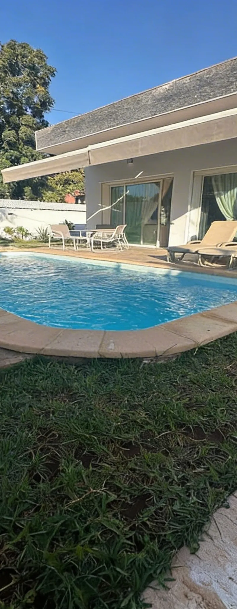 À LOUER – Villa de plain-pied avec piscine