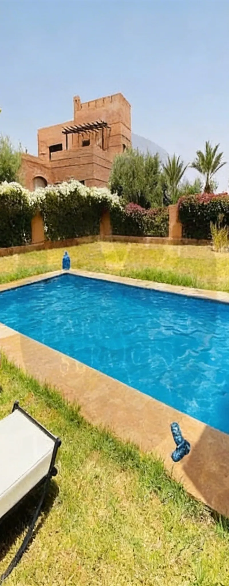 magnifique villa avec jardin et piscine