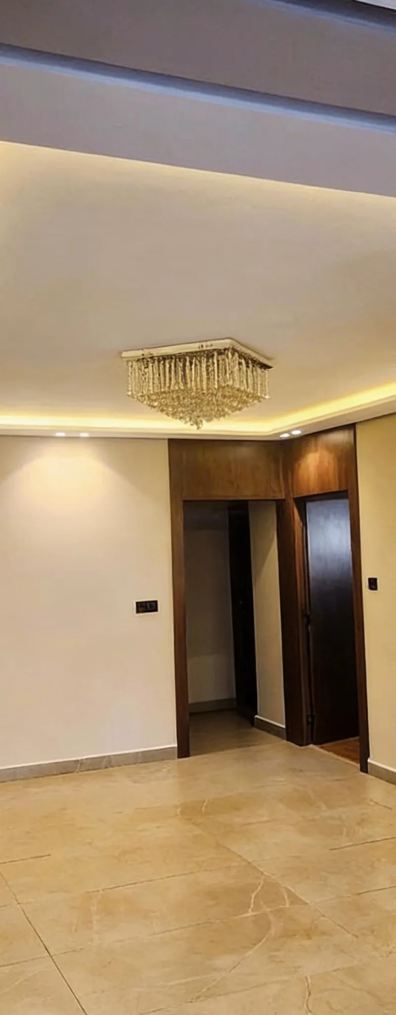 Étage de villa neuve à louer dans le quartier de