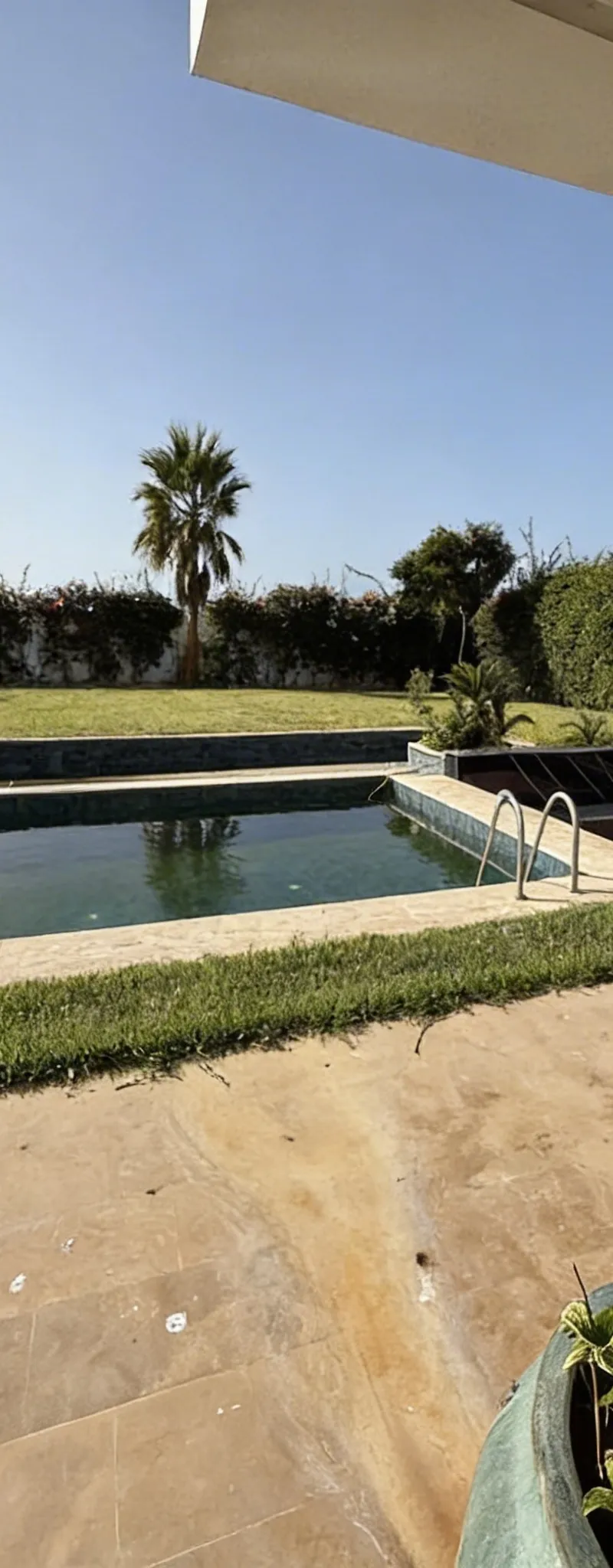 VILLA NEUVE 1200M A LOUER À AIN DIAB VU MER
