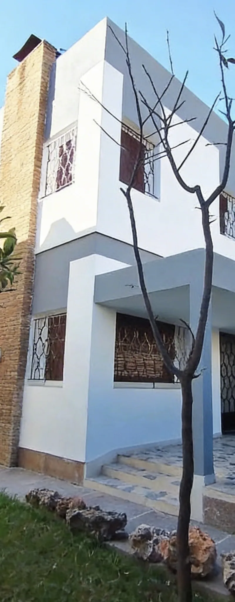VILLA USAGE PROFESSIONNEL À LOUER À FRANGE VILLE