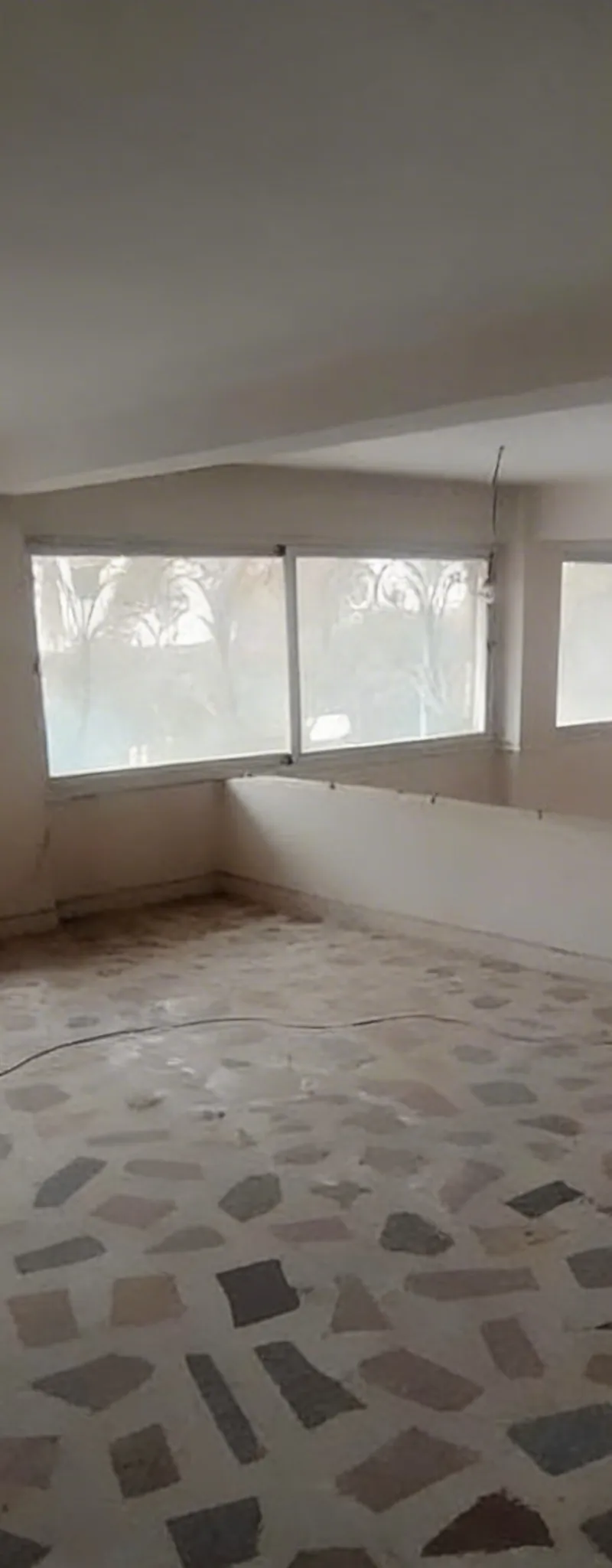 Magasin à louer à florida superficie de 126m .