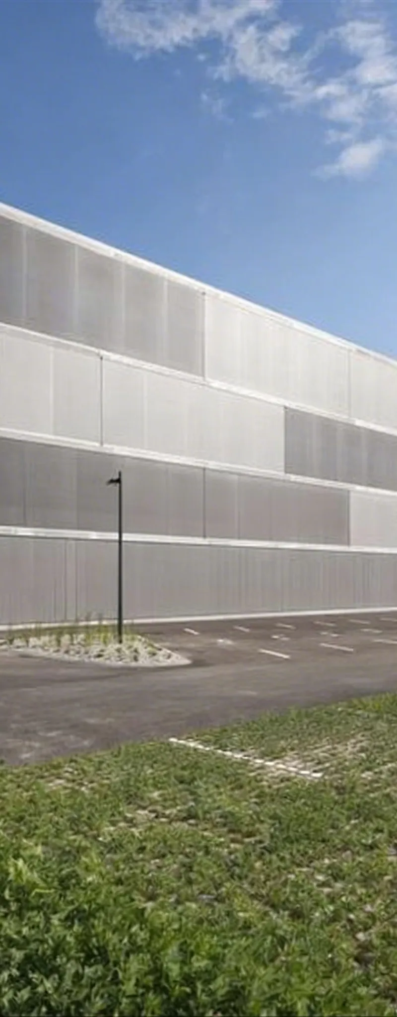 Bâtiment industriel 3600 m² ZI Lissasfa