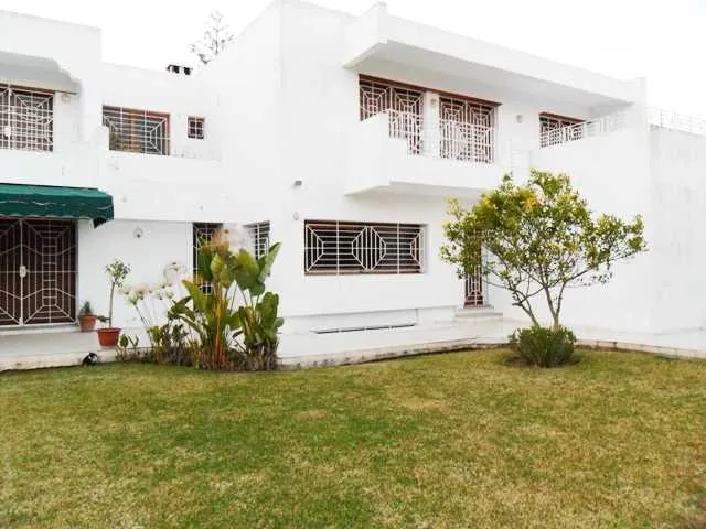À louer villa avec chauffage central à Souissi