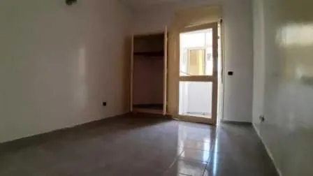 Studio Vide Rabat Agdal Balcon