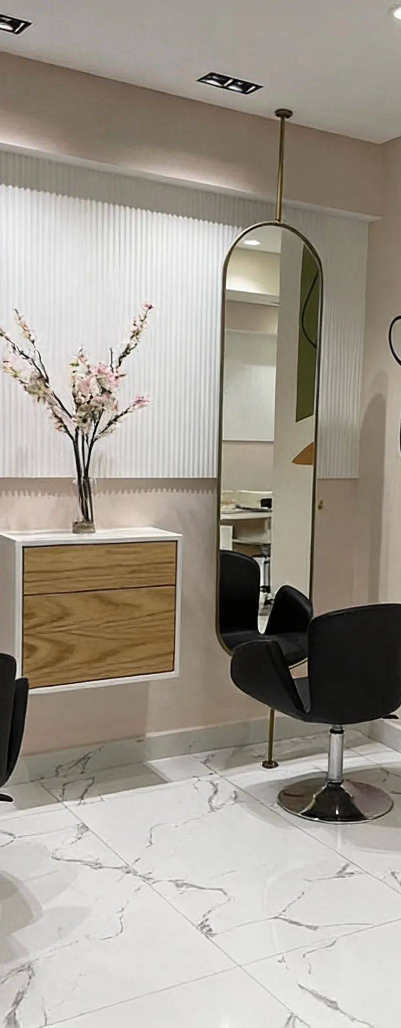 Local 68 m² aménagé centre de beauté proche Anfa