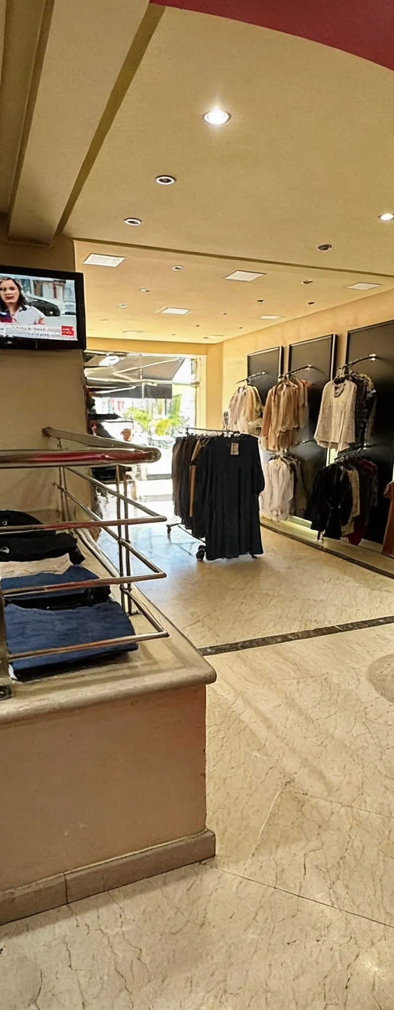 Magasin TB aménagé 124m2 à louer à 2mars